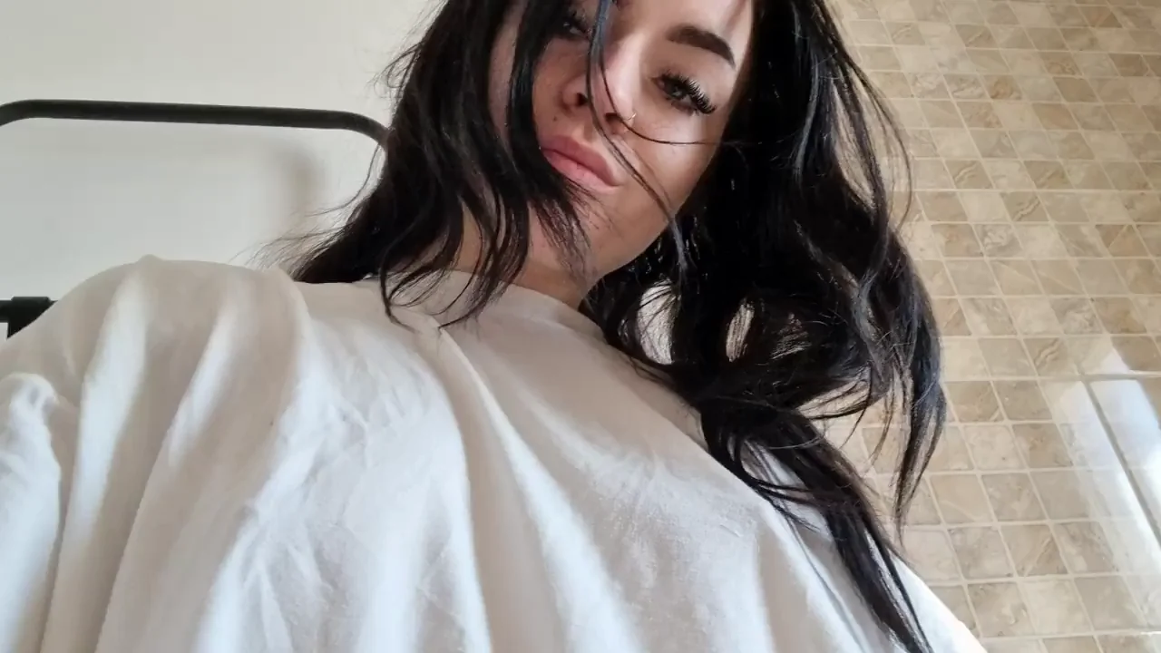 I need a strong man to wash my pussy in the shower