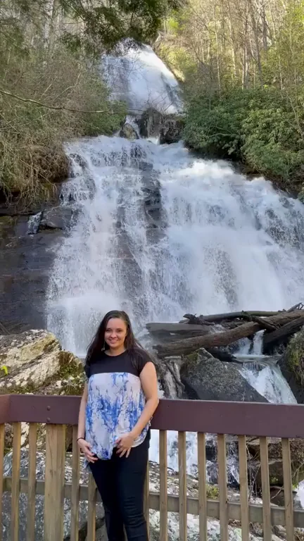🌊 Flashing My Juicy Tits at Georgia Waterfall 😈