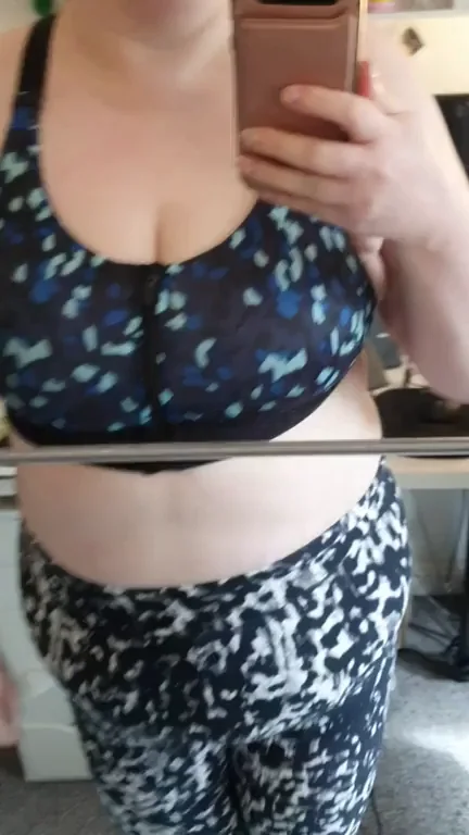 I know you want them 😁‰ love this sports bra, easy release