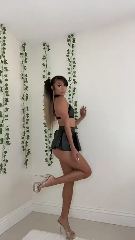 Petite Asian Cam Slut Begs Daddy: Be Your Good Girl? 🍑👗💦