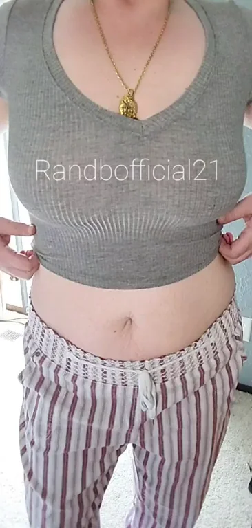 🔥 Randbofficial21's OC Busty Tease GIF - Lifting Those Juicy Tits! 💦