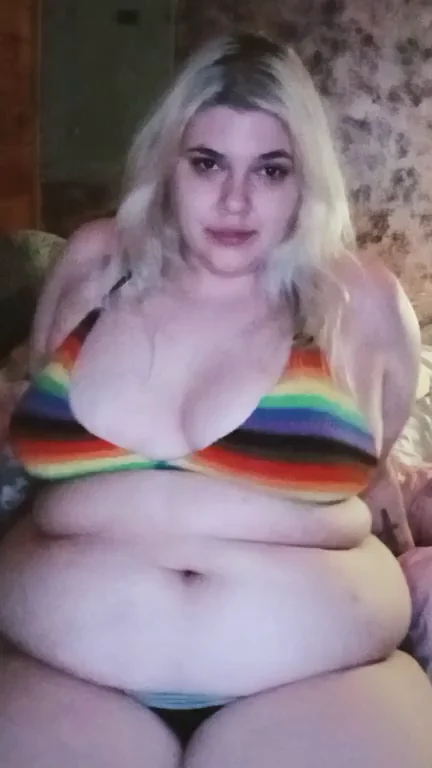 Horny and lonely, won't you keep me company