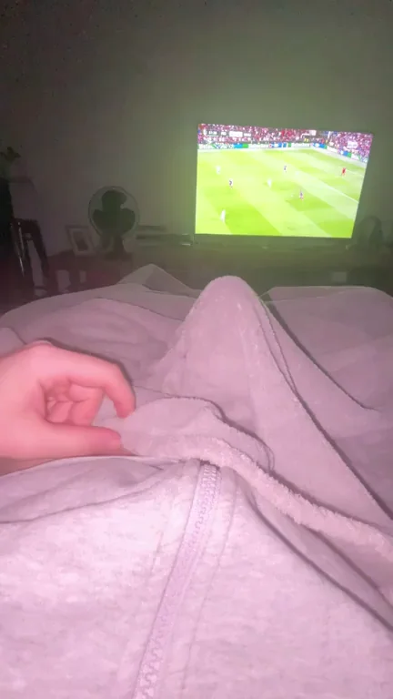 Hey cum join me 😈