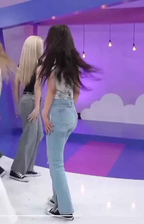 Loona - Yves