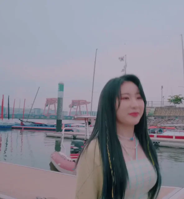 IZ*ONE - Chaeyeon