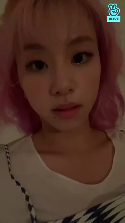Chaeyoung's Pink-Haired Tease: TWICE Idol's Sultry Close-Up Fap Fuel