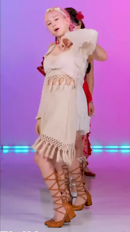 🔥 TWICE Chaeyoung's Slutty Dance Tease in Frilly Skirt 😈💃