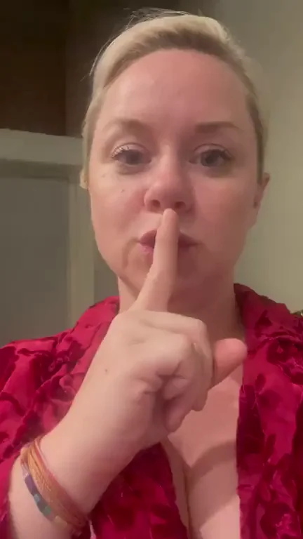 Cooking Dinner Turns into Freeuse Dyke Makeout Slut Fest 🔥👩‍🍳💋