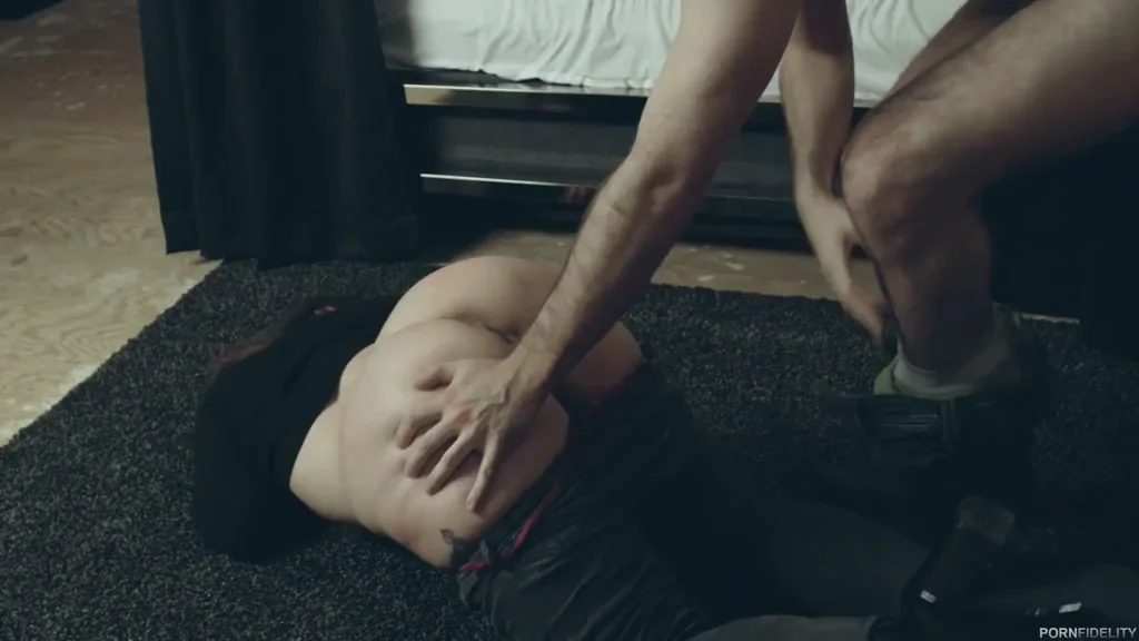 🍑 Ivy Lebelle's Deep Prone Bone & Spooning Slam 💦