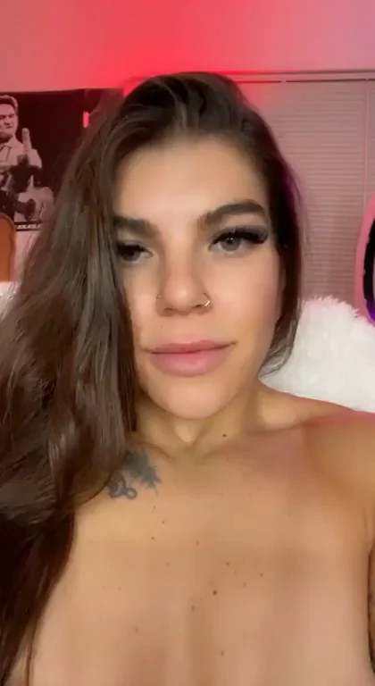 Soft Thick Babe Spreads & Fingers Her Juicy Pussy 😍💦