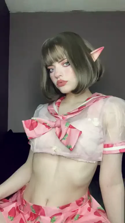 Your little strawberry elf to use as you please ??