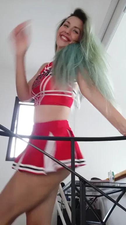 Do you think my skirt should be longer? or smaller? ?