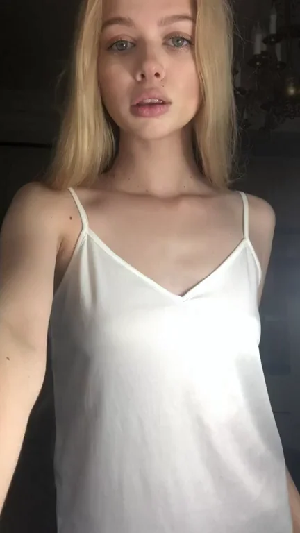 Petite Russian 19yo Teases Anal Fuck if 4 Guys Like 😈🍑