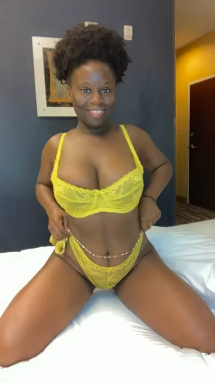 Be My Daddy 😈💦 Thick Ebony Babe Teases in Yellow Lingerie