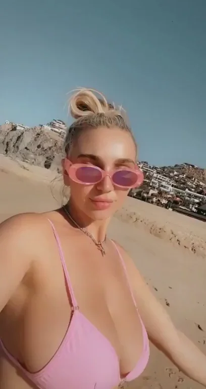 Pulling those tiddies out
