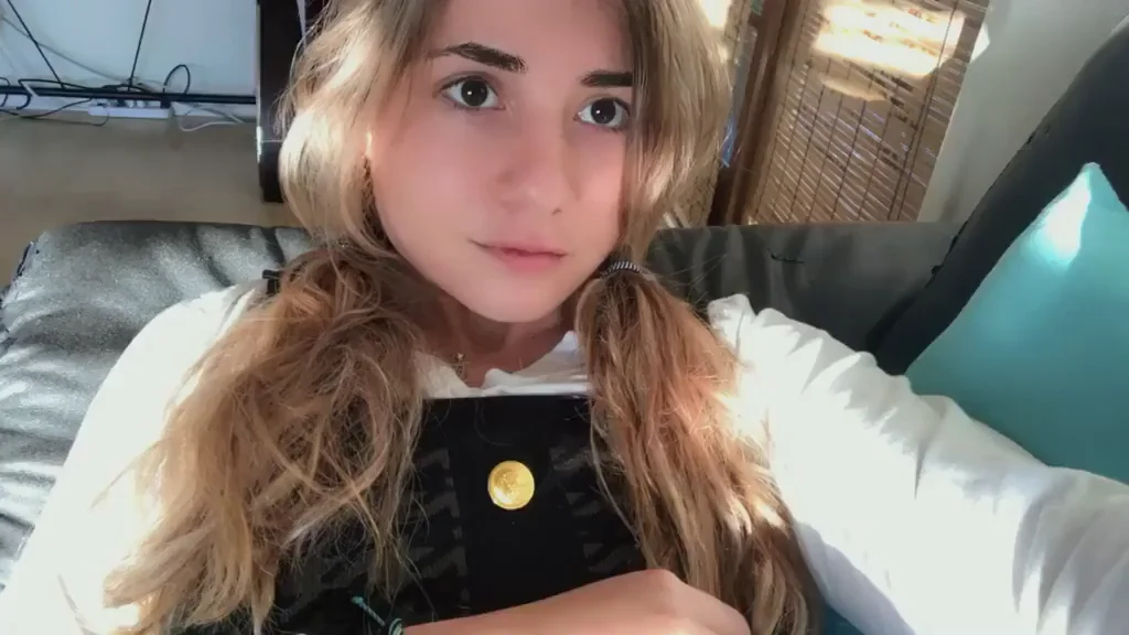 Church Girl Tease Waiting for Pickup? 😈🙏💦