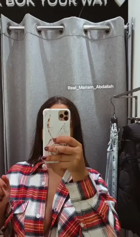 Surprise! Massive Fake Tits in Fitting Room Reveal 😱🍈🍈