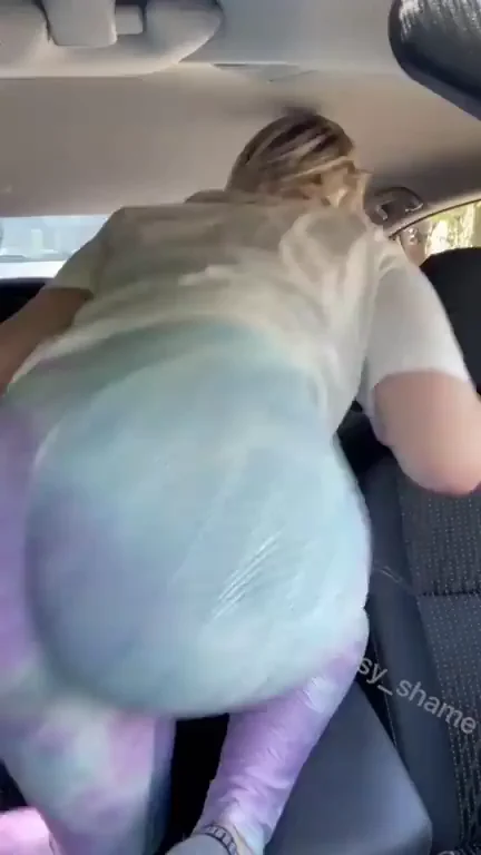 Thick-Ass Tease in Tight Leggings: Car Booty Bounce to Brighten Your Day [GIF]