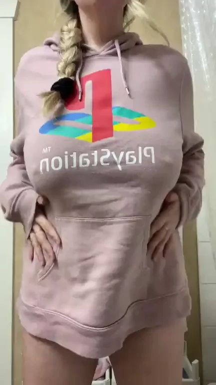 Slutty Blonde's Massive Tits Spill Out in PlayStation Hoodie 😍 OF 40% Off $5.99! 🔥