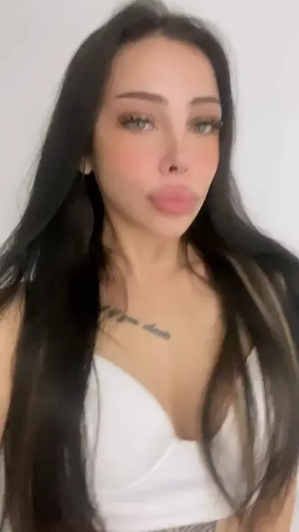 Reddit's Hottest Cam Slut Returns with Juicy Tits and Teasing Tongue