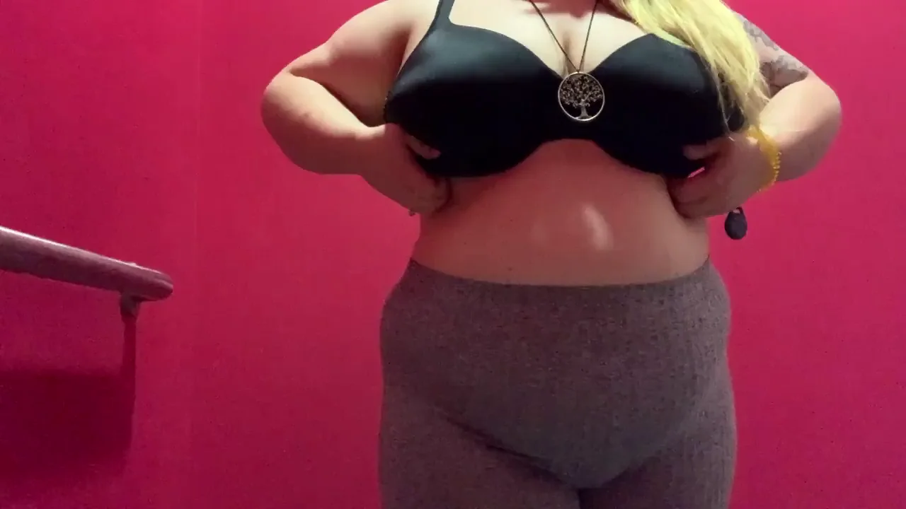 Dropping These Massive Tits to Say Hi 🥵🍈🍈