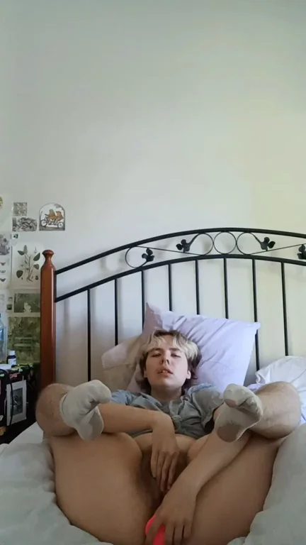 Anal play feels so good 😁