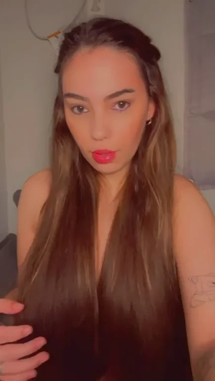 Natural Titties or Implants? Epic Titty Drop Tease 😈🍈🍈