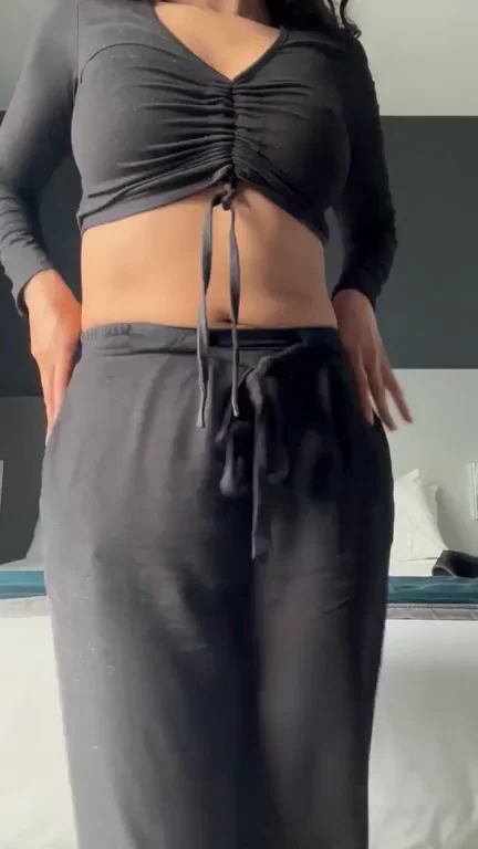 Pants Down, Pussy Menu Served: Tight Innie Tease