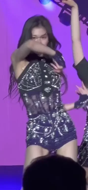 Sana from TWICE Shakes That Juicy Ass in Sparkly Hotpants 🔥🍑