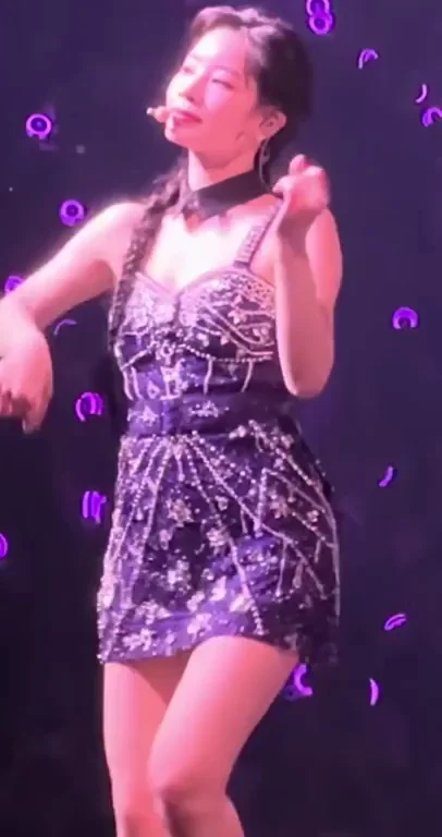 TWICE Dahyun & Chaeyoung: Slutty Stage Tease Fap Fuel
