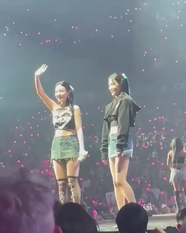 TWICE - Nayeon & Mina
