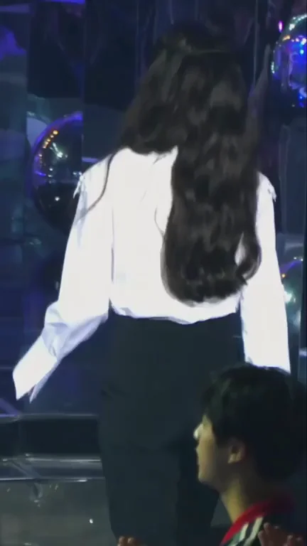 IU
