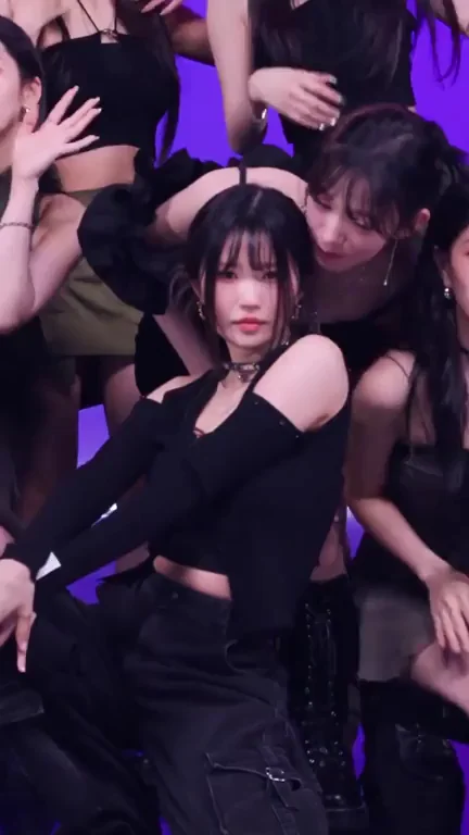 fromis_9 - Hayoung & Chaeyoung