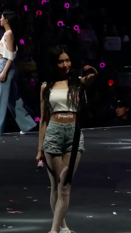🔥 TWICE Sana's Slutty Stage Tease 😍💦