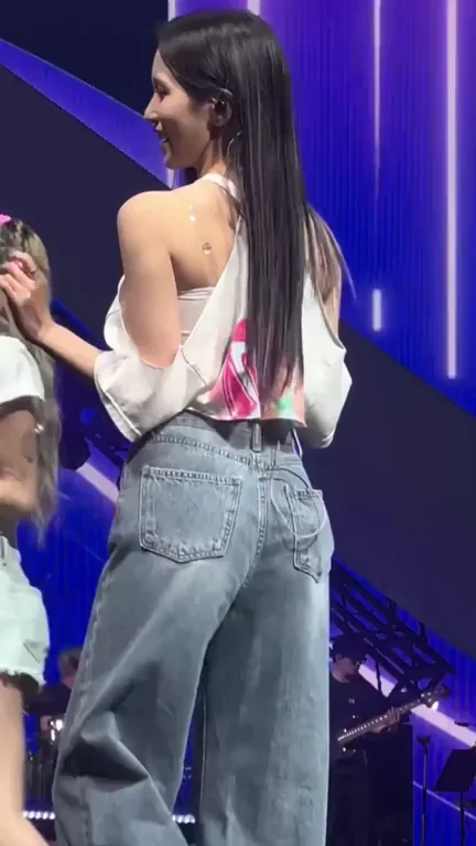 TWICE - Mina