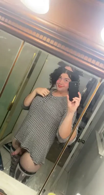 Treat me like a pretty slut at the club tonight ?