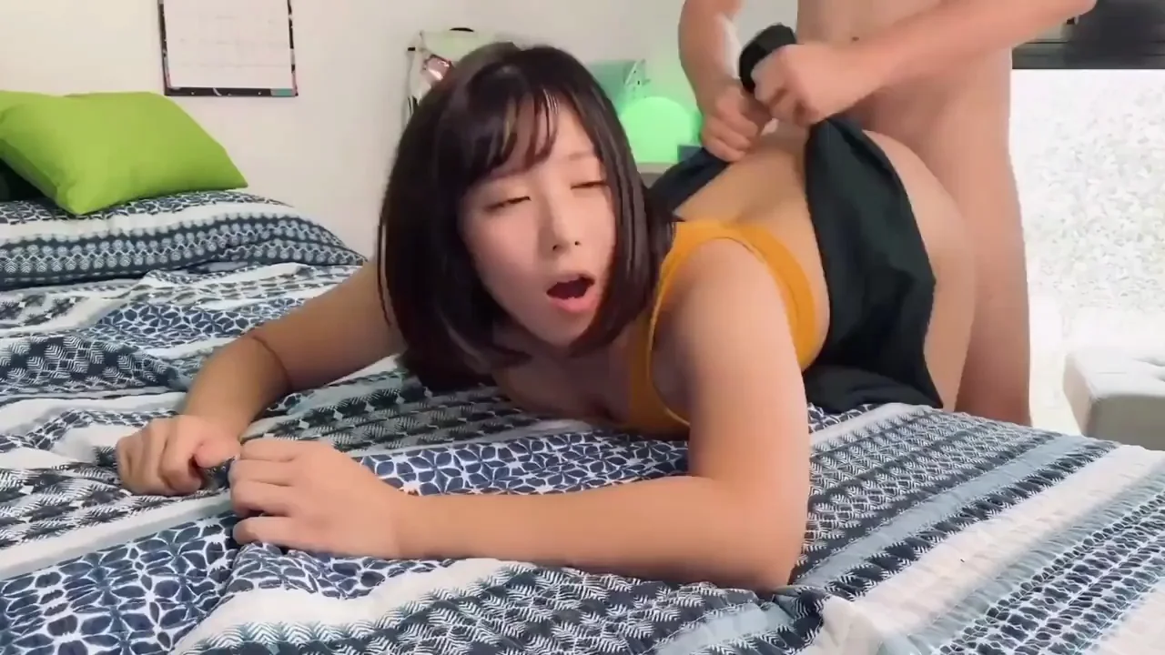 Japanese exchange student gets railed by European friend.