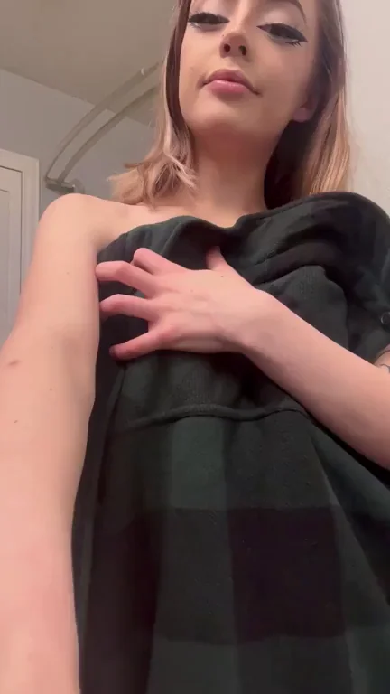 Maybe my body was made to fuck (fuckdoll)