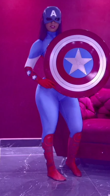 Captain America Hotwife's Massive Tits & Juicy Ass Tease 🍑🛡️🔥