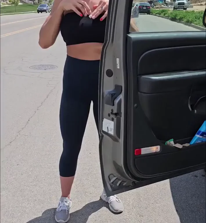 Flashing Tits to Truckers 😈💦