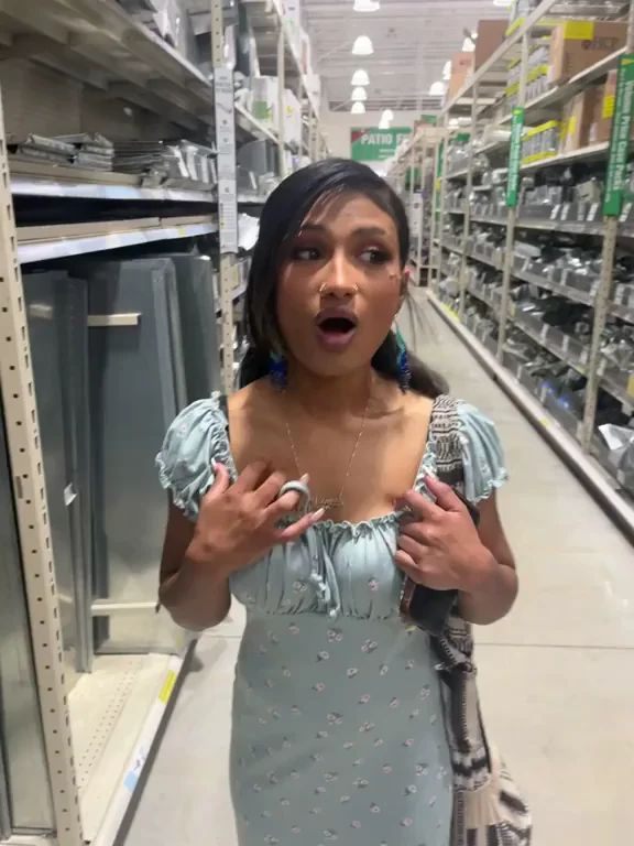 🛒 Wanna Shop & Flash These Big Latina Titties With Me? 😈