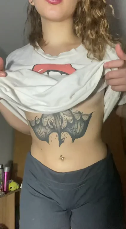 🔥 Teasing You with My Sexy Inked Body 💋