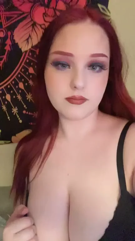 Starbabyyxox's Snapchat Slut Sessions: Massive Tits Tease & Tap for More!