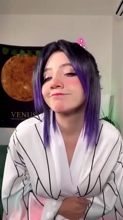 🔥 Petite Cosplay Slut's Teasing Purple-Haired Dance 💜🍑