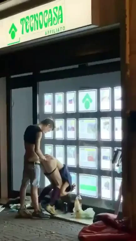 Couple fucking on the sidewalk