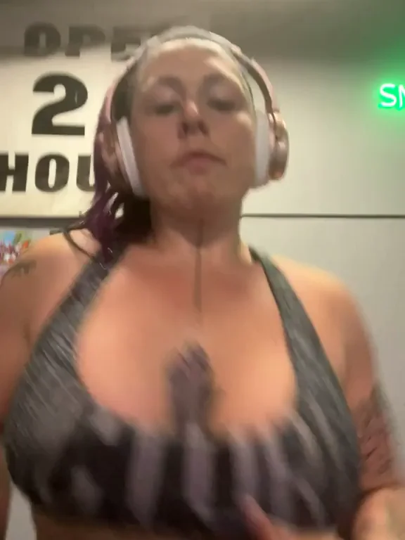 I'm a powerlifter, I don't do cardio. But when I dooo.. [f]