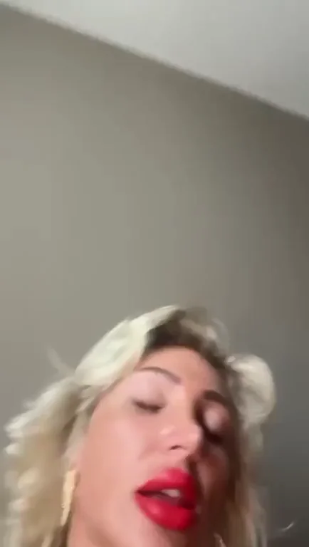 Squeeze & Suck My Juicy Tits Daddy 😈💦