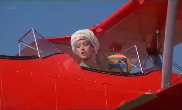 Catherine Zeta-Jones "Les 1001 Nuits" (1990)