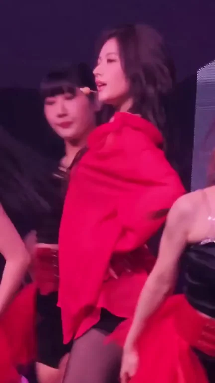 TWICE - Sana