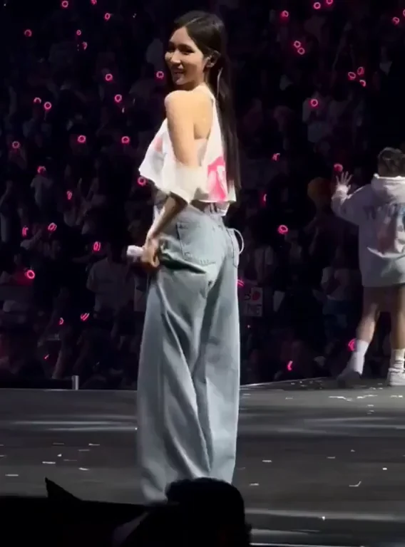 🔥 TWICE Mina's Slutty Off-Shoulder Tease on Stage 💦